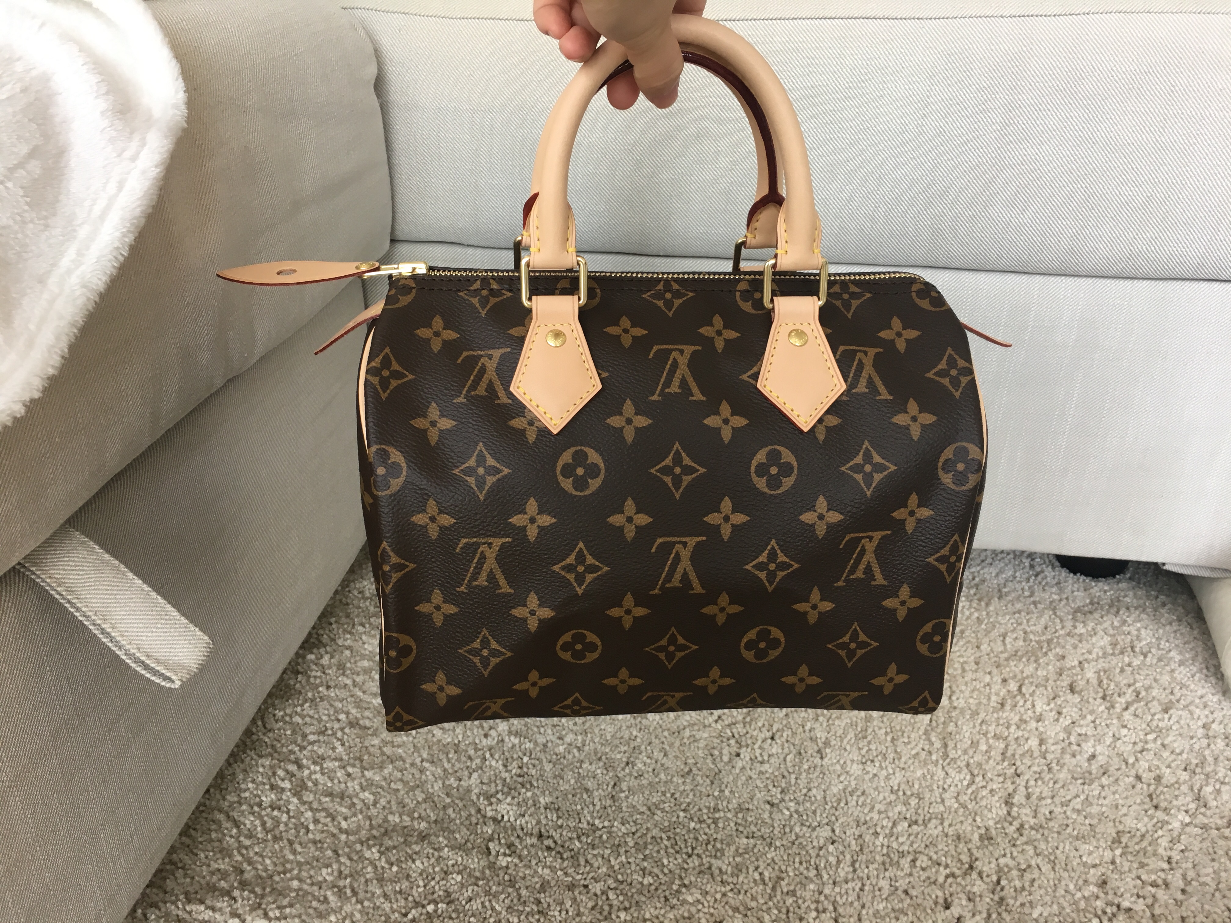 ヴィトンはダサい 流行遅れ ズバリ答えます Louis Vuitton